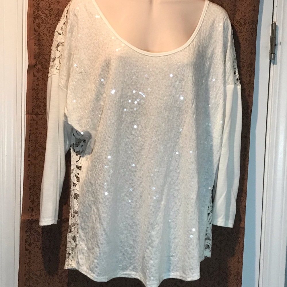 Extra large sequin and lace blouse on T-shirt material